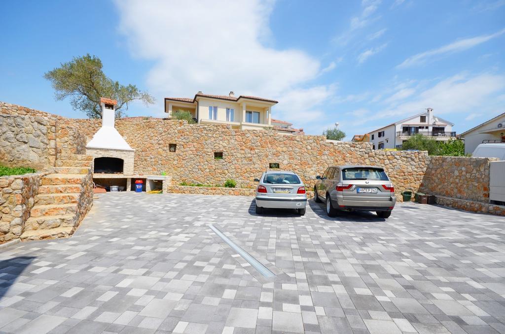 Apartments Ivanka Krk Town Exterior foto